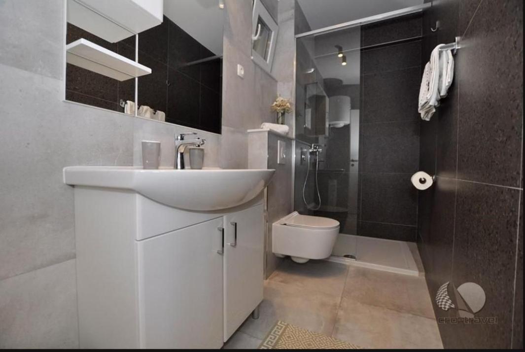 Apartmani Miranda Drasnice Luaran gambar