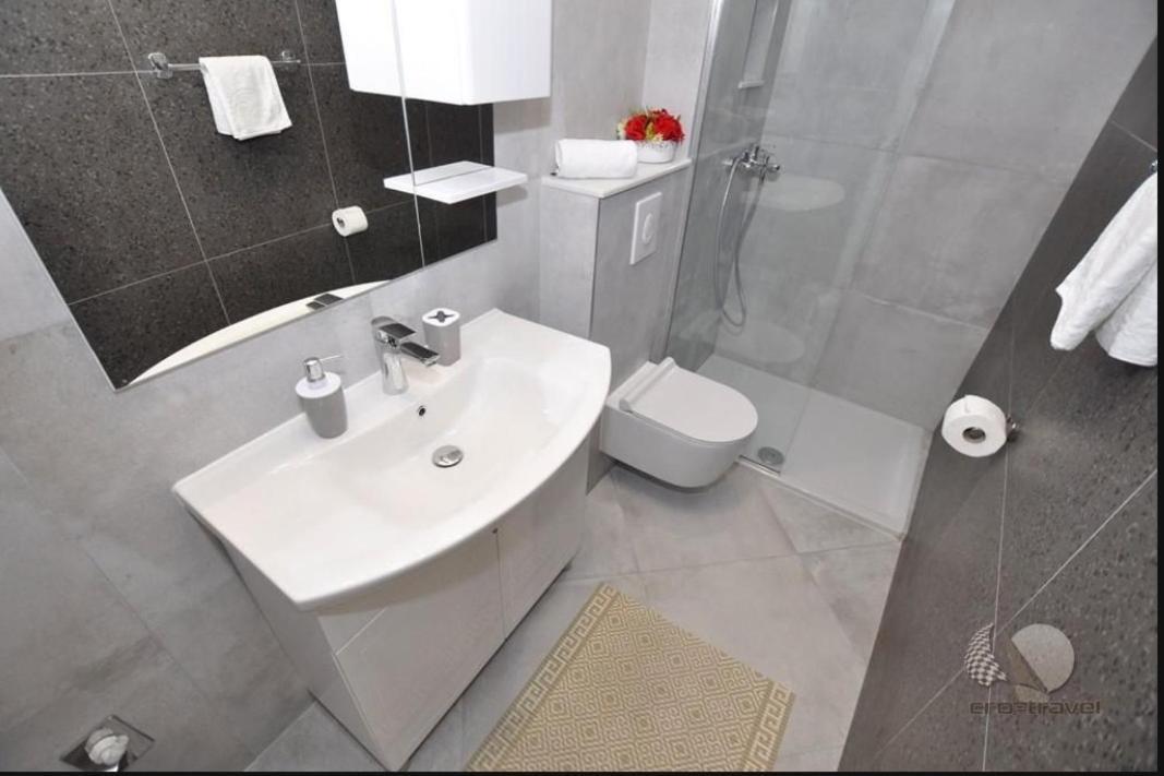 Apartmani Miranda Drasnice Luaran gambar